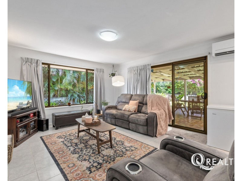 17 Silvertop Street, Hillcrest QLD 4118