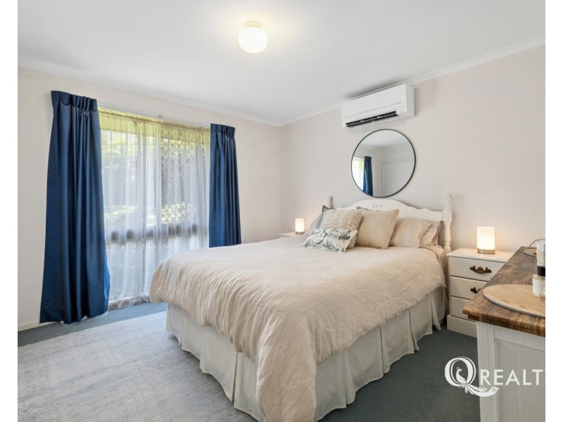 17 Silvertop Street, Hillcrest QLD 4118
