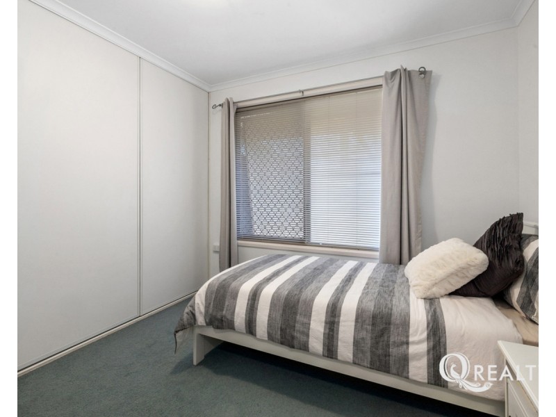 17 Silvertop Street, Hillcrest QLD 4118