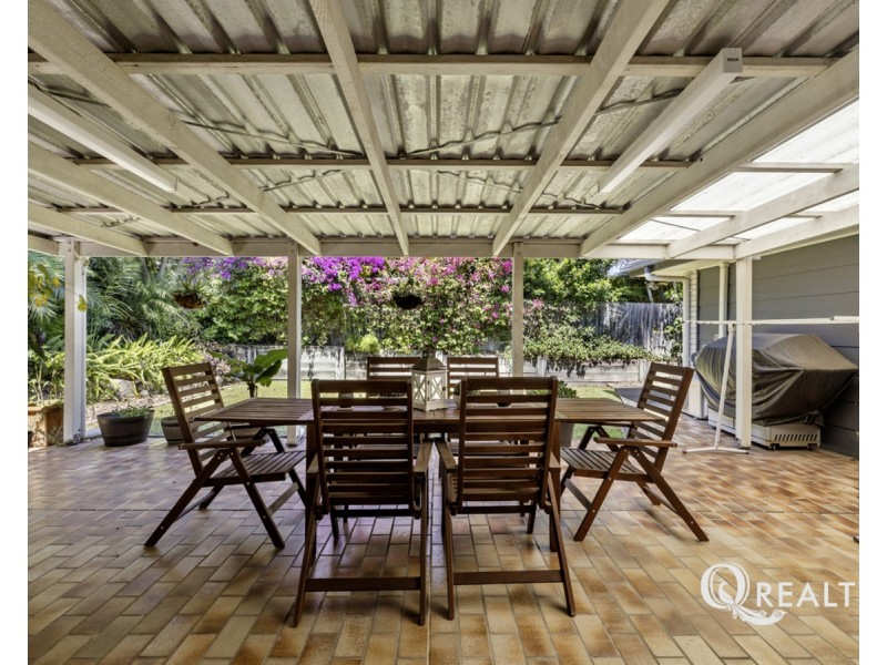 17 Silvertop Street, Hillcrest QLD 4118