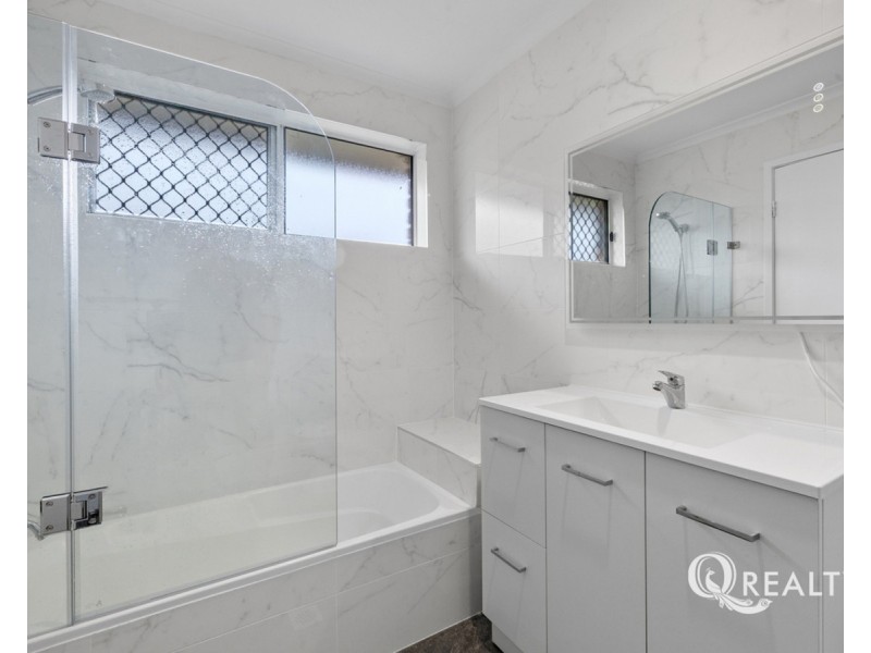 11 Diamantina Street, Hillcrest QLD 4118