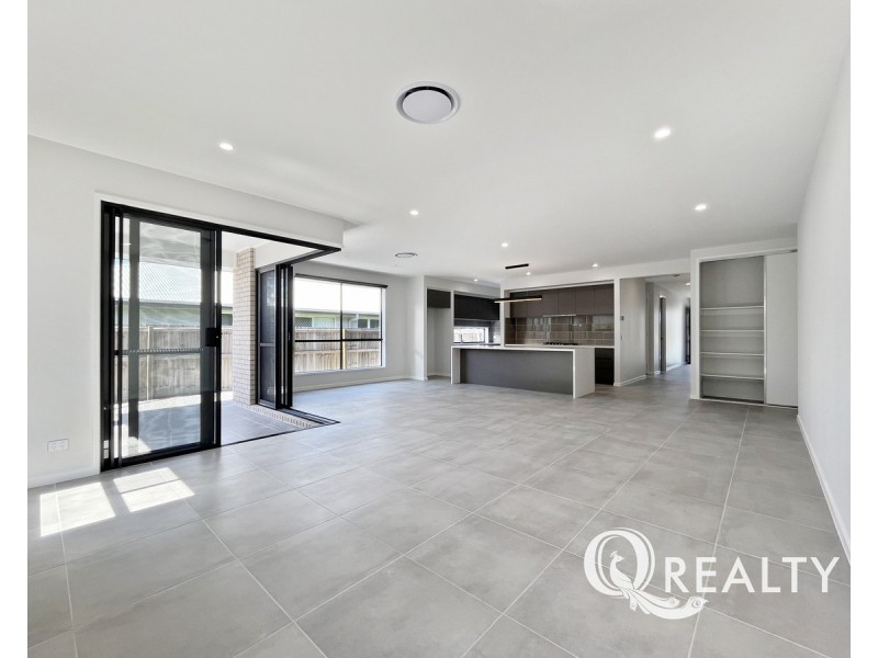 82 Sunrise Street, Ripley QLD 4306