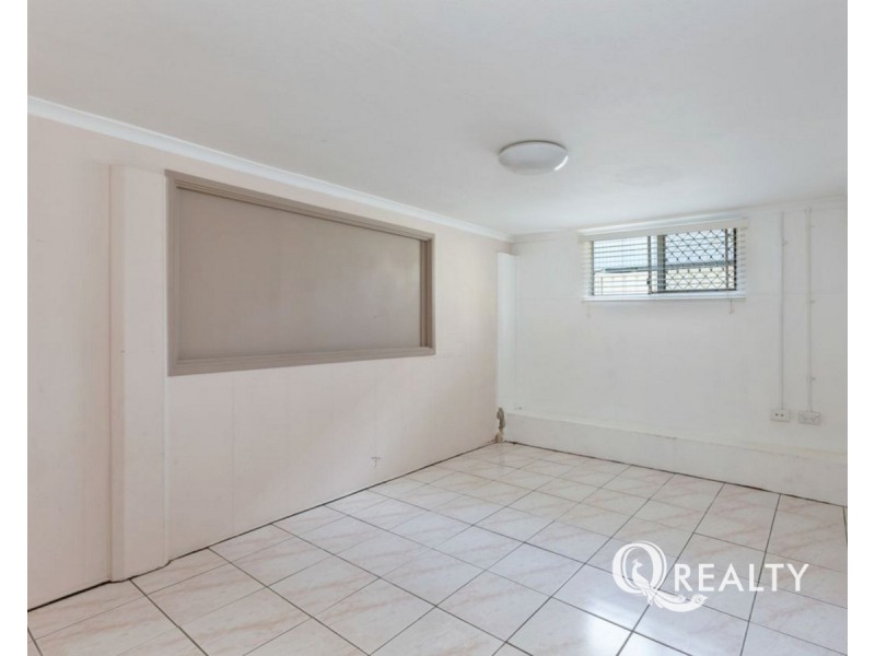 27 Winifred Street, Kingston QLD 4114