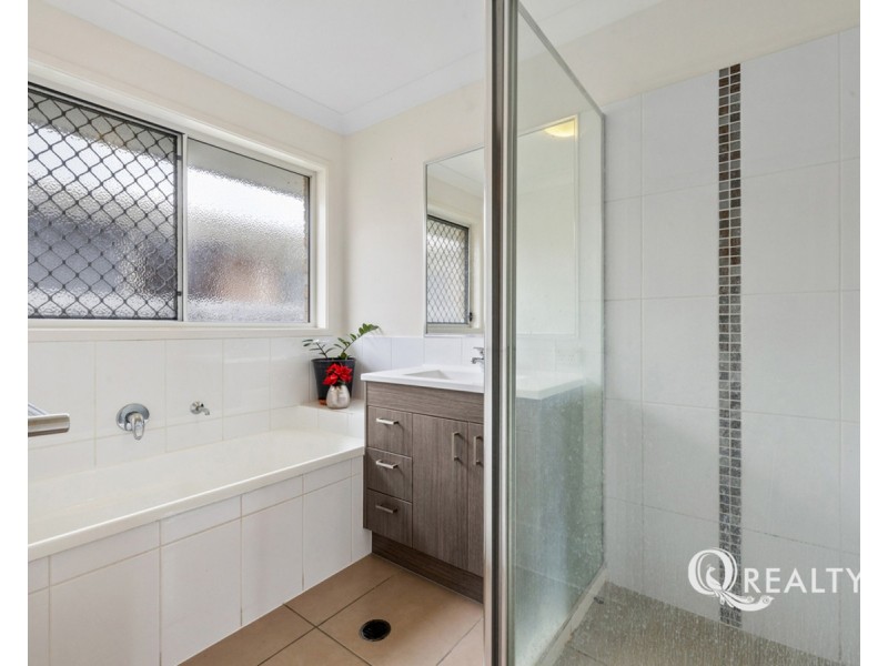 15 Newhaven Street, Marsden QLD 4132