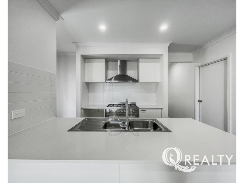 33 Doran Circuit, Park Ridge QLD 4125