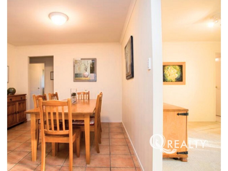 8 Janarde Place, Parkinson QLD 4115