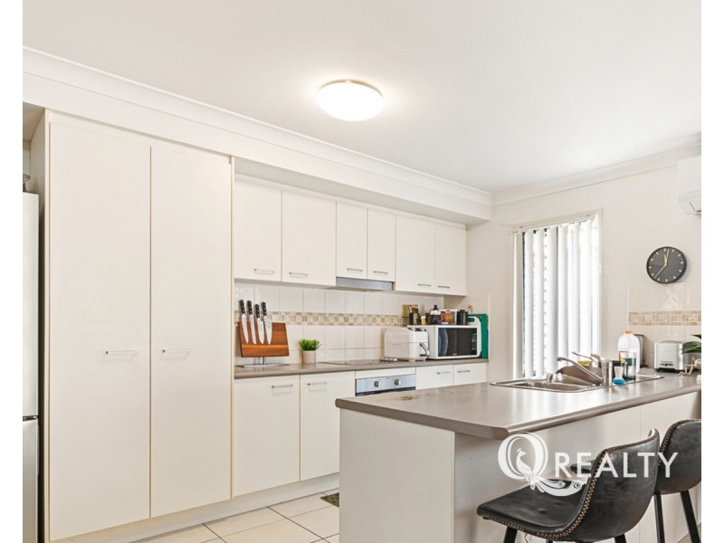 8 Scott Way, Redbank Plains QLD 4301