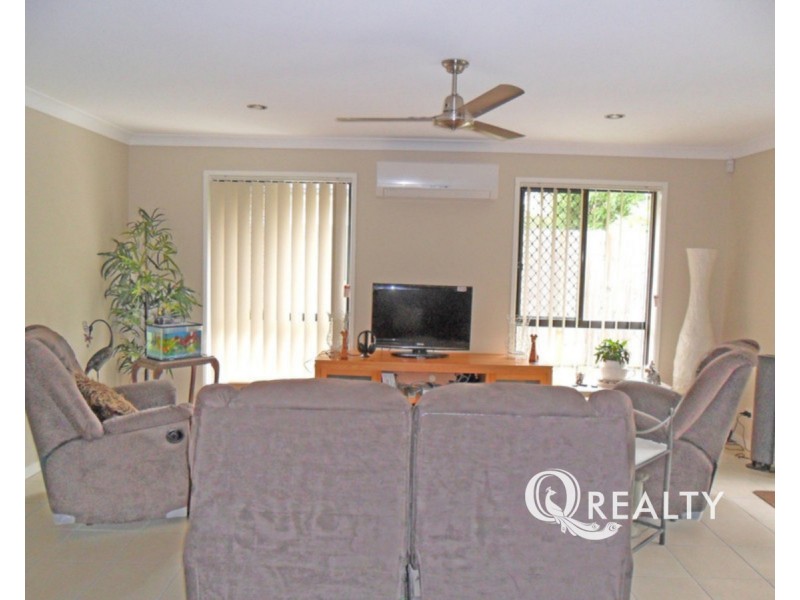 4 Parkside Place, Forest Lake QLD 4078