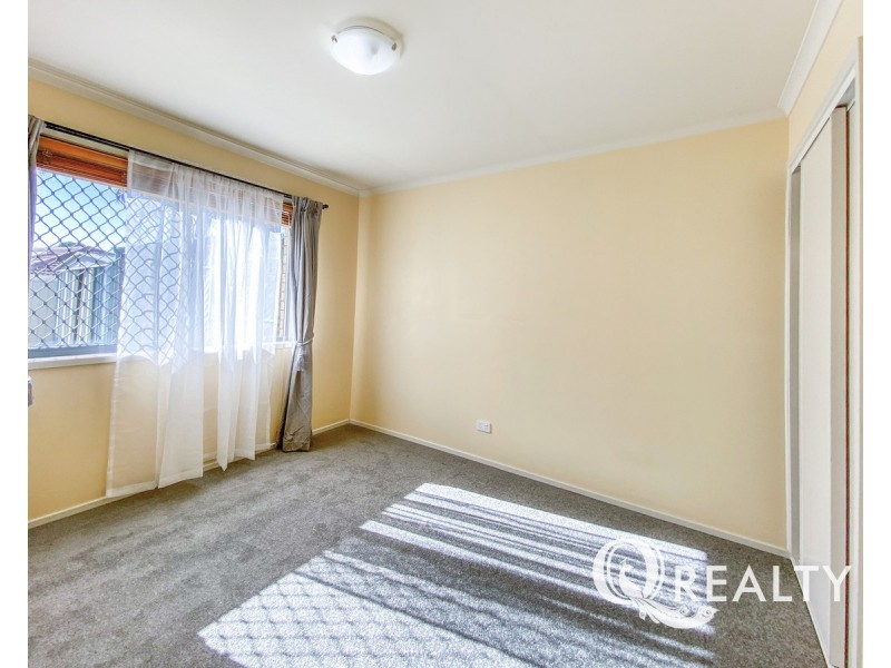 .8 Janarde Place, Parkinson QLD 4115