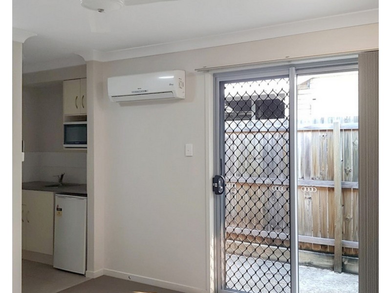 3/4 Burchill Street, Loganlea QLD 4131