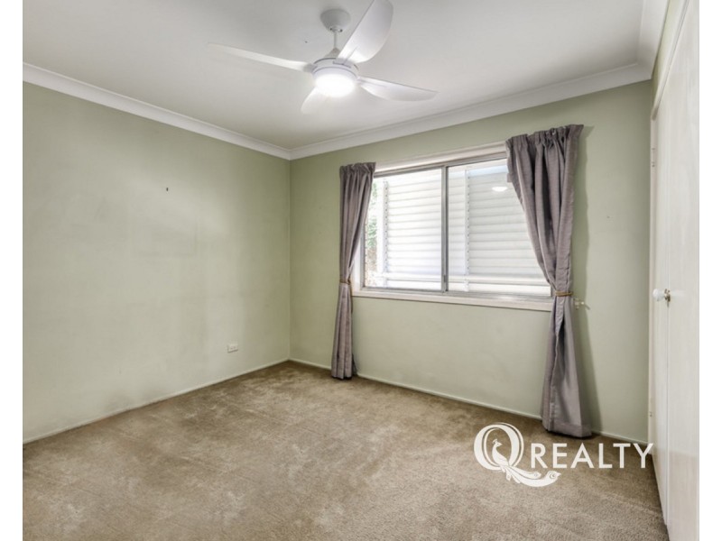 74 Springfield Street, Macgregor QLD 4109