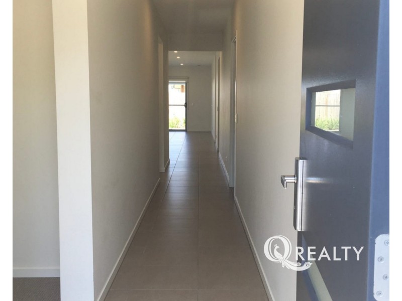 21 Hoop Pine Circuit, Coomera QLD 4209