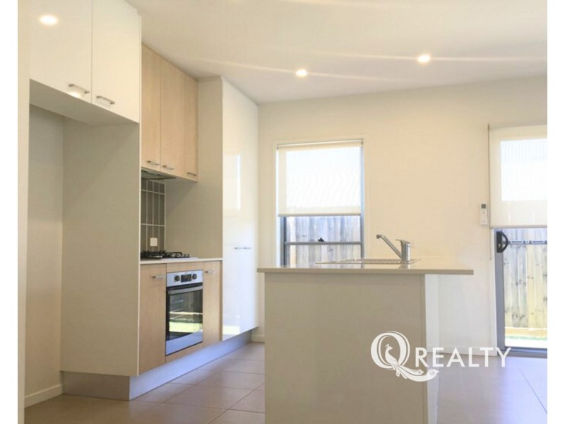 21 Hoop Pine Circuit, Coomera QLD 4209
