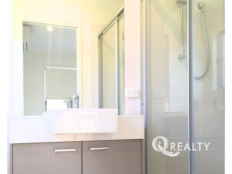 21 Hoop Pine Circuit, Coomera QLD 4209