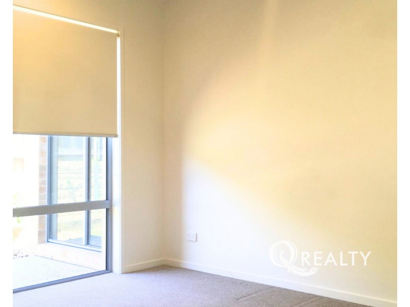 21 Hoop Pine Circuit, Coomera QLD 4209