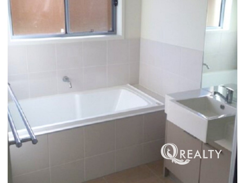 21 Hoop Pine Circuit, Coomera QLD 4209