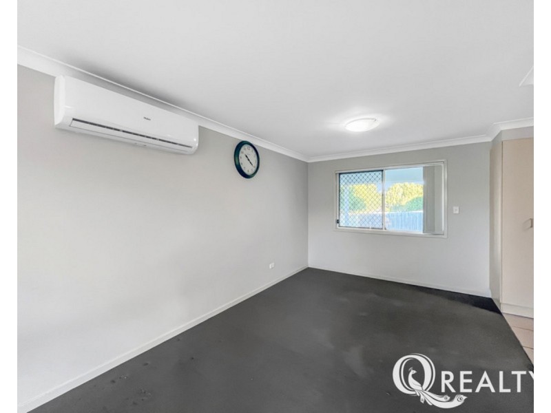 2 Dily Street, Hillcrest QLD 4118