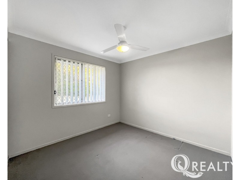 2 Dily Street, Hillcrest QLD 4118