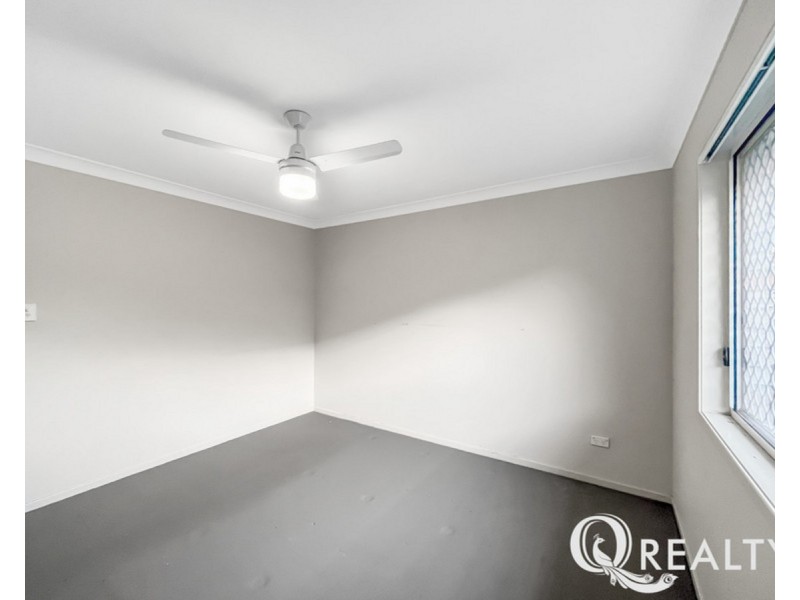 2 Dily Street, Hillcrest QLD 4118