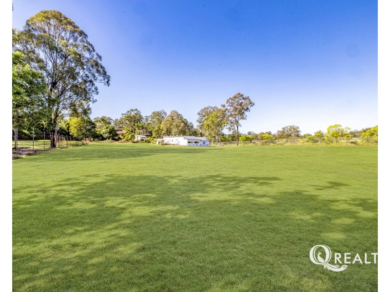 35 Leonard Street, Yamanto QLD 4305