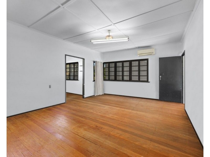 8 Hunter Street, Brassall QLD 4305