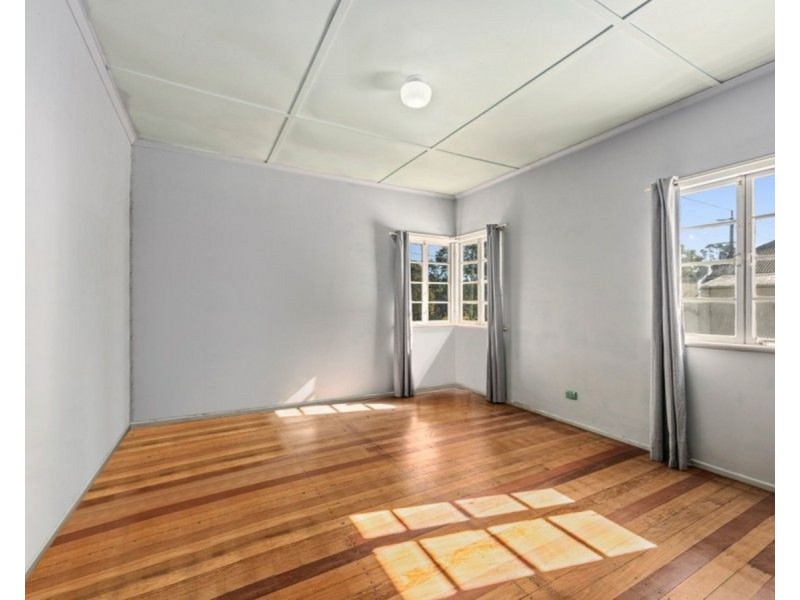 8 Hunter Street, Brassall QLD 4305