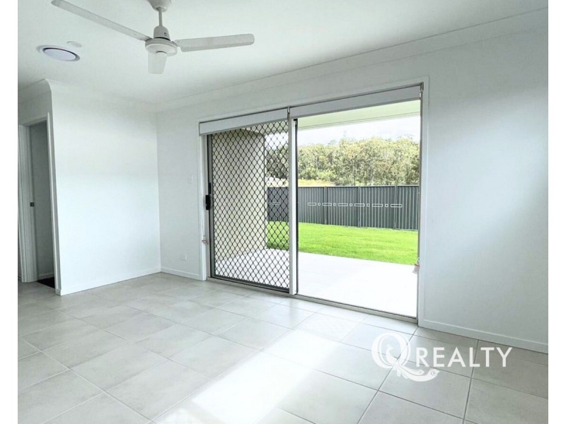 86 Lunar Circuit, Spring Mountain QLD 4124