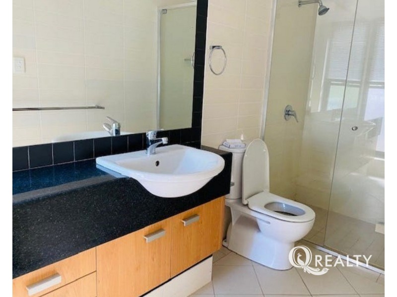 3/6 Burton Street, Indooroopilly QLD 4068