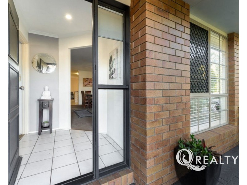 67 Federation Drive, Hillcrest QLD 4118