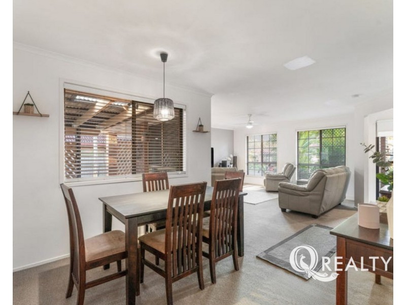 67 Federation Drive, Hillcrest QLD 4118