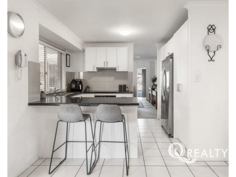 67 Federation Drive, Hillcrest QLD 4118