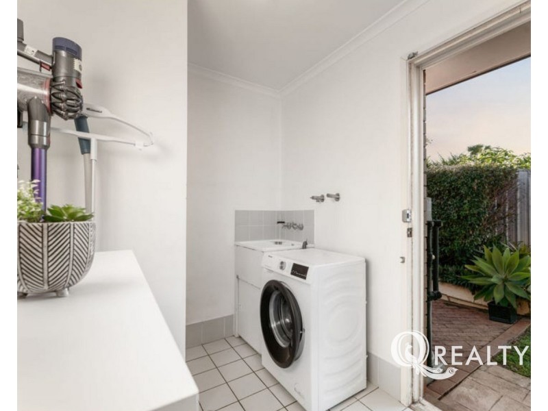 67 Federation Drive, Hillcrest QLD 4118