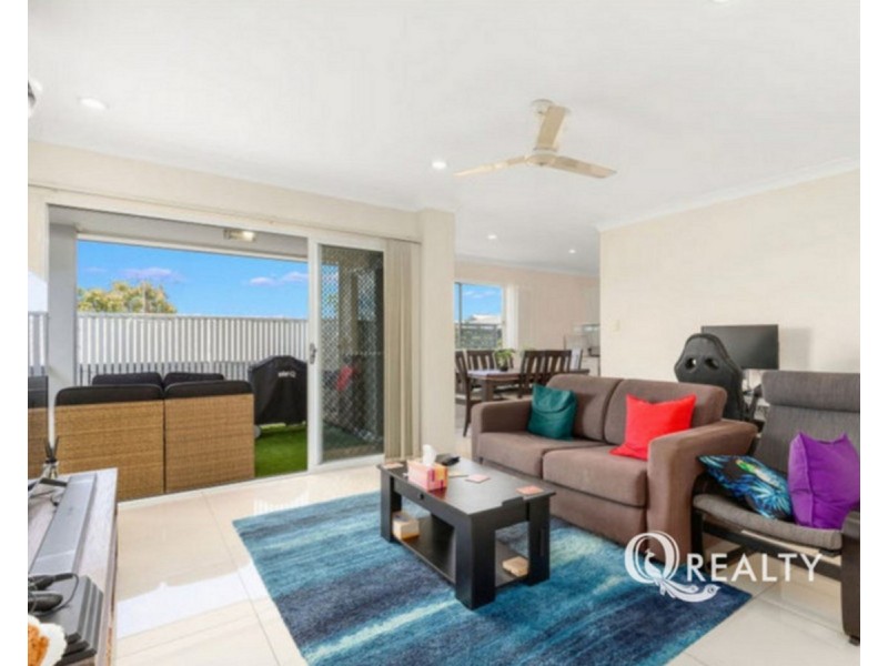 10/12 Lake Street, Yeronga QLD 4104