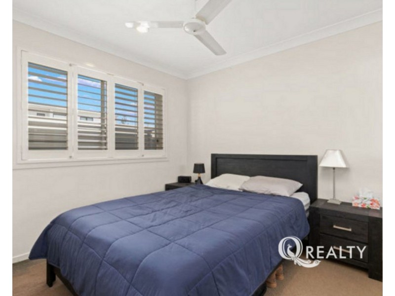 10/12 Lake Street, Yeronga QLD 4104