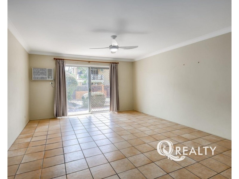 74 Springfield Street, Macgregor QLD 4109