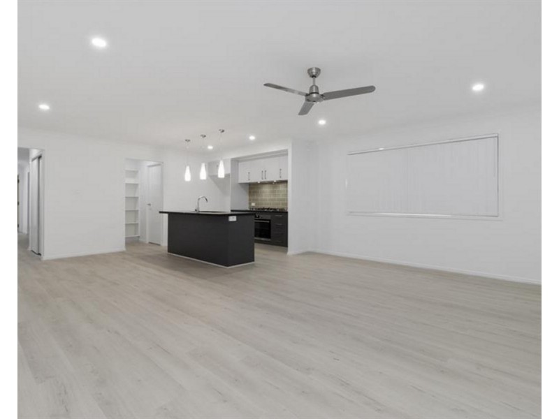 74 Bayswood Circuit, Redland Bay QLD 4165