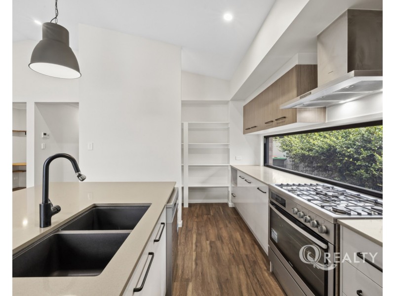 128 Greenview Avenue, South Ripley QLD 4306