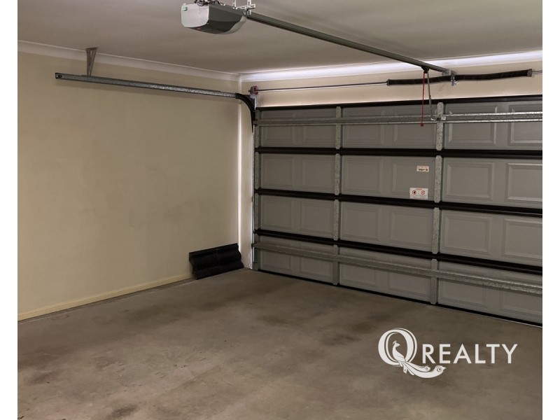 4 Links Avenue, Meadowbrook QLD 4131