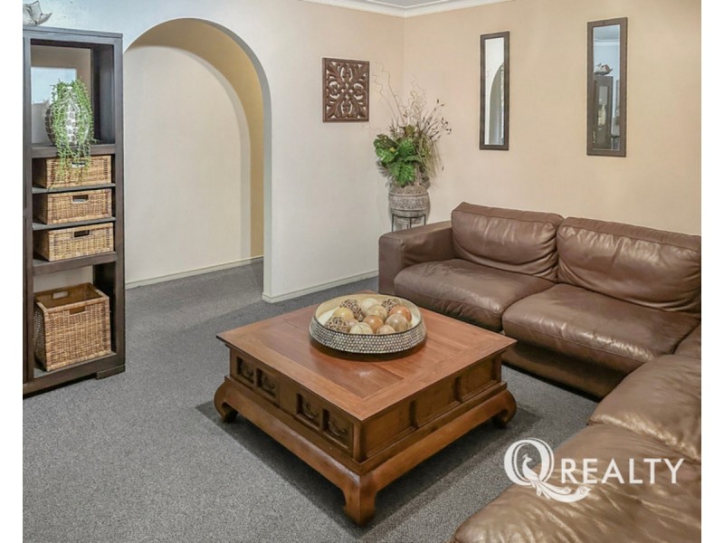 11 Hoover Court, Stretton QLD 4116