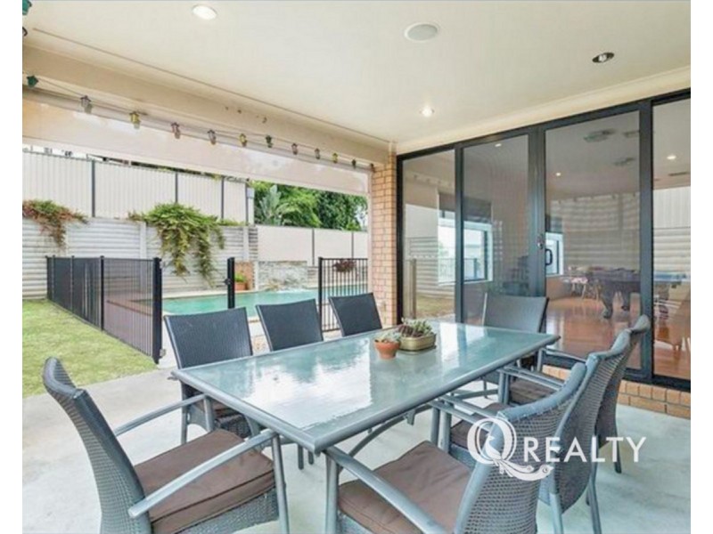 .11 Justin Close, Parkinson QLD 4115