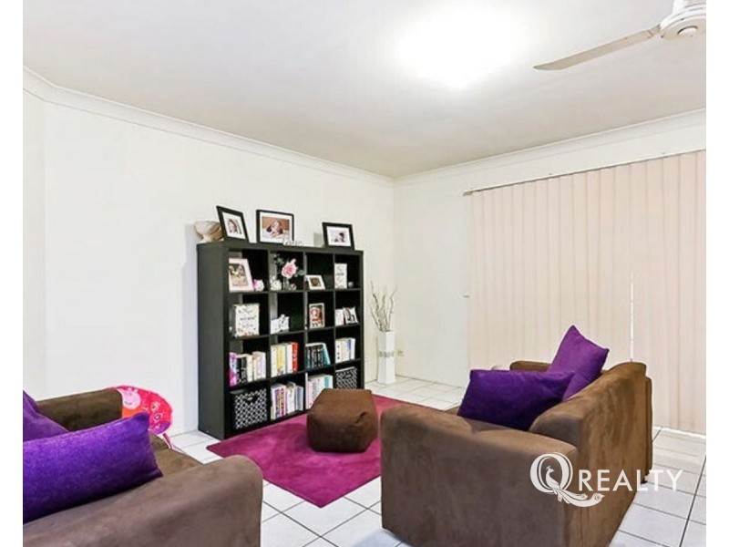 8 Housman Place, Calamvale QLD 4116