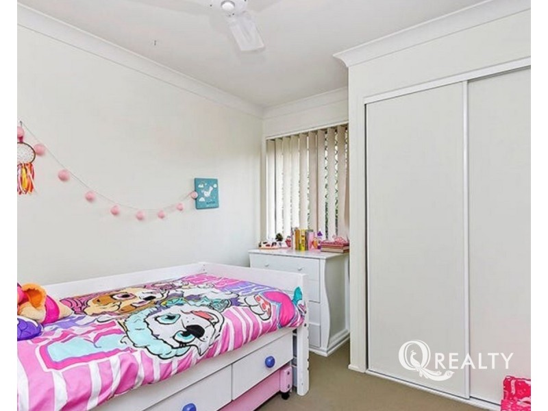 8 Housman Place, Calamvale QLD 4116