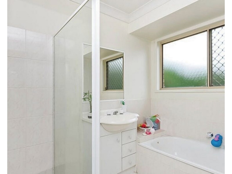 8 Housman Place, Calamvale QLD 4116