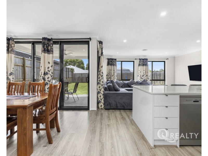 84 Kessels Boulevard, Greenbank QLD 4124