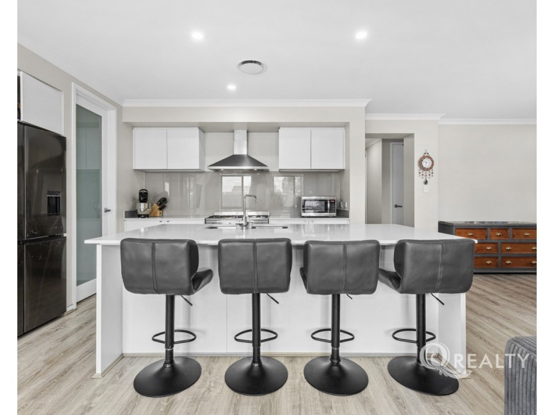 84 Kessels Boulevard, Greenbank QLD 4124