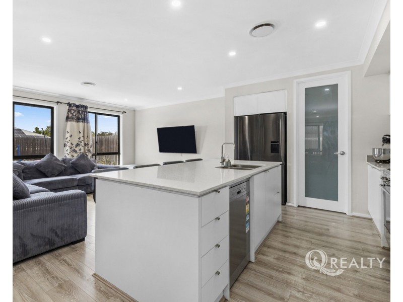 84 Kessels Boulevard, Greenbank QLD 4124