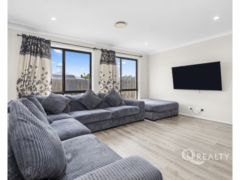 84 Kessels Boulevard, Greenbank QLD 4124