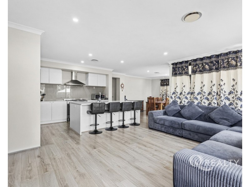 84 Kessels Boulevard, Greenbank QLD 4124