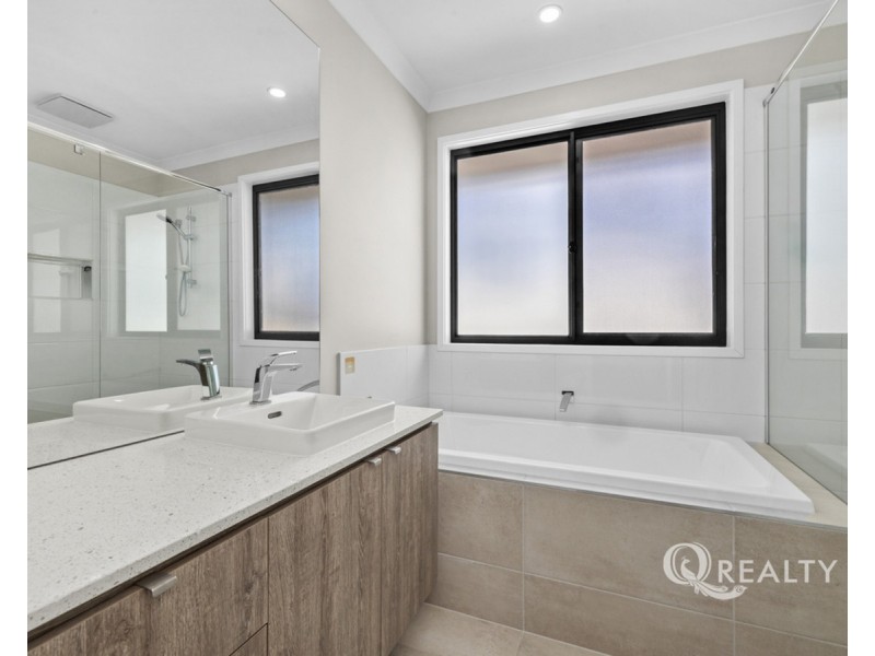 84 Kessels Boulevard, Greenbank QLD 4124