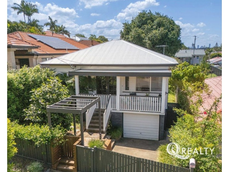 11 Gower Street, Holland Park West QLD 4121